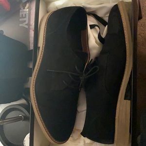 Men’s dress shoes